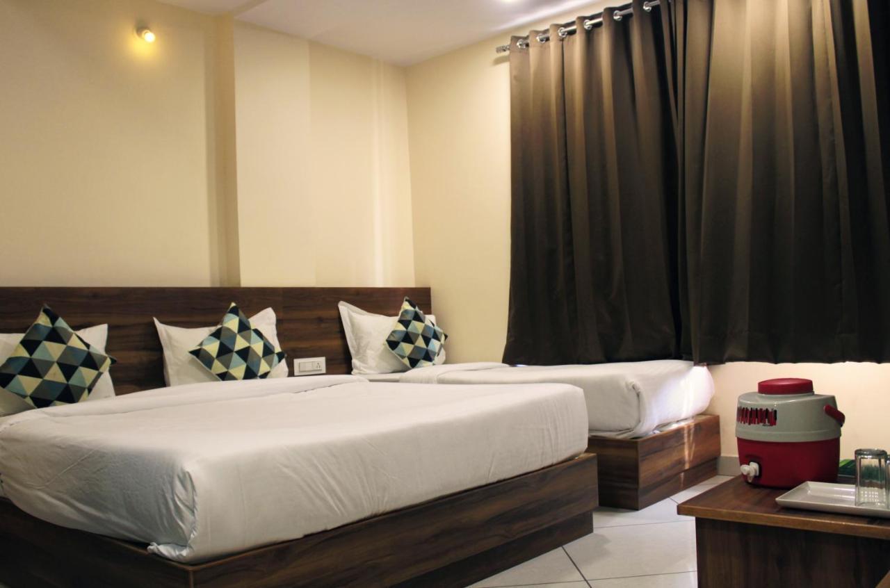 Maruti Group Of Hotels - Shri Naman Nāthdwāra Екстериор снимка