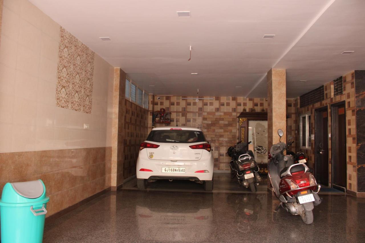 Maruti Group Of Hotels - Shri Naman Nāthdwāra Екстериор снимка