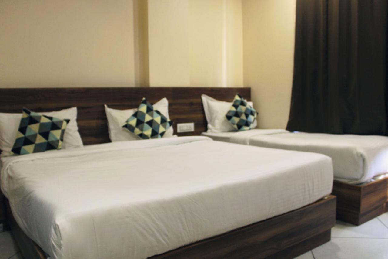 Maruti Group Of Hotels - Shri Naman Nāthdwāra Екстериор снимка
