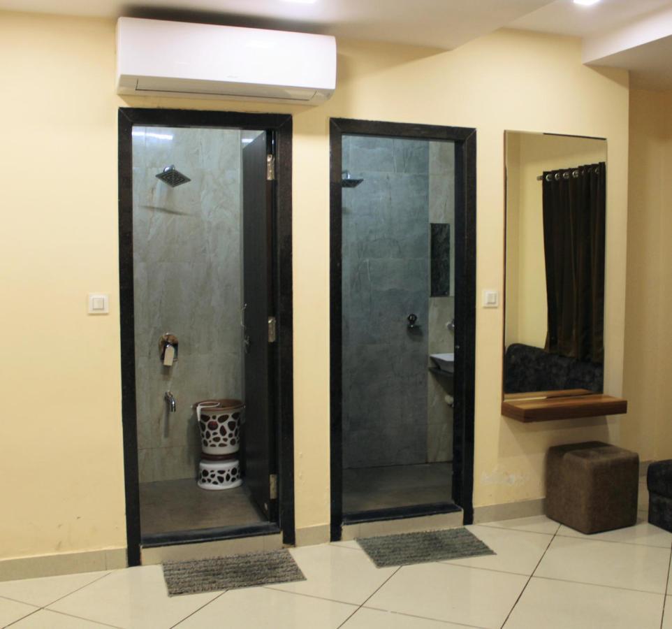 Maruti Group Of Hotels - Shri Naman Nāthdwāra Екстериор снимка