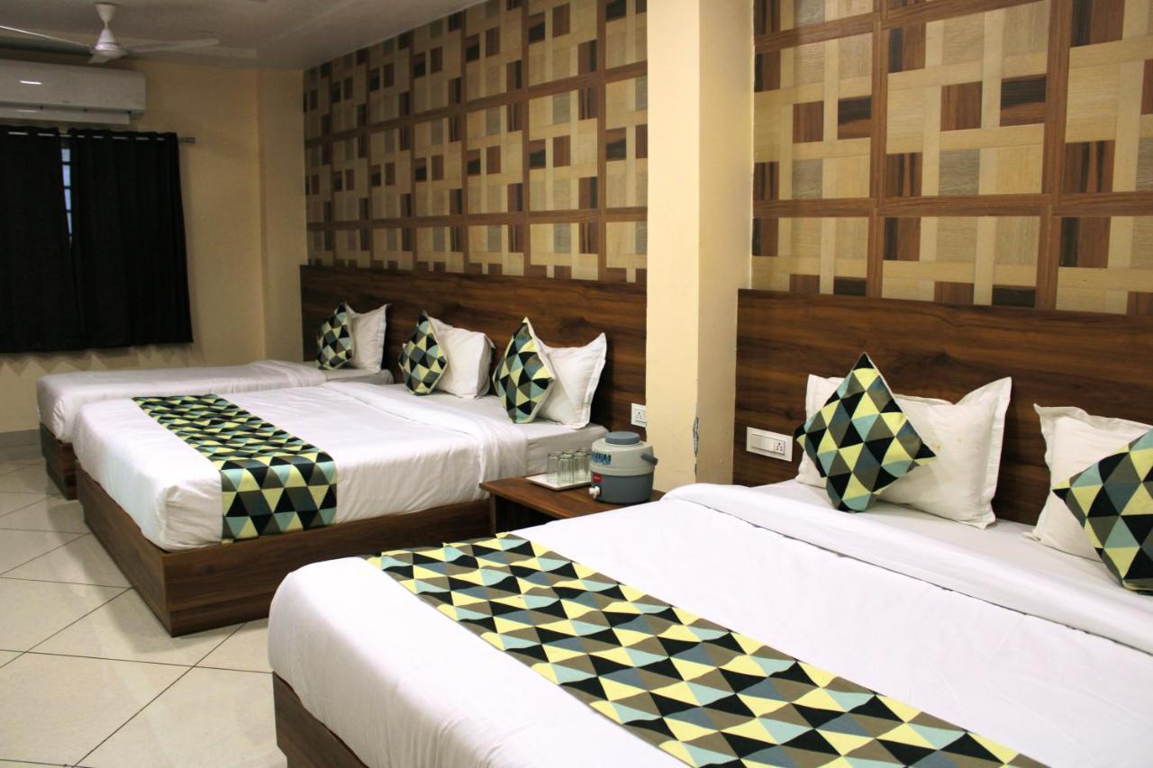 Maruti Group Of Hotels - Shri Naman Nāthdwāra Екстериор снимка