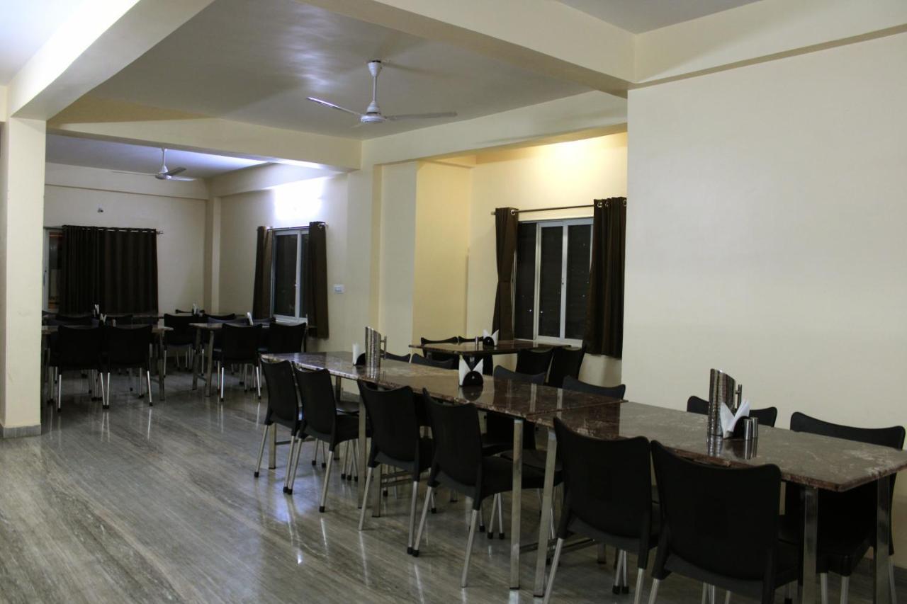 Maruti Group Of Hotels - Shri Naman Nāthdwāra Екстериор снимка