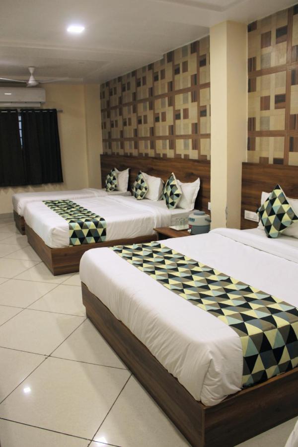 Maruti Group Of Hotels - Shri Naman Nāthdwāra Екстериор снимка
