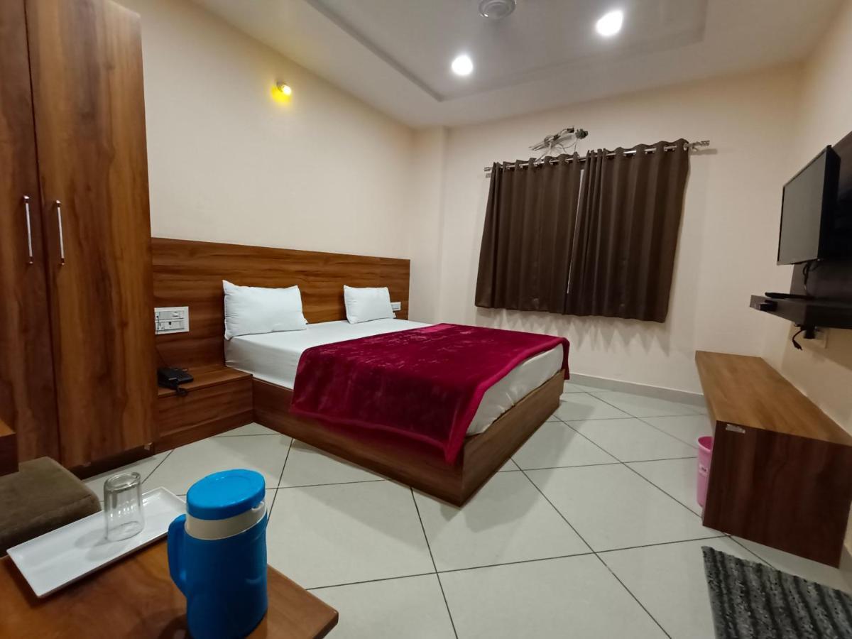 Maruti Group Of Hotels - Shri Naman Nāthdwāra Екстериор снимка
