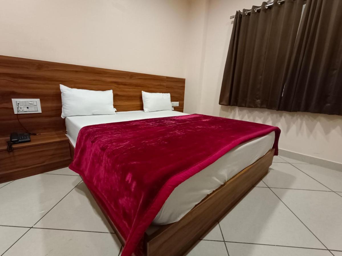 Maruti Group Of Hotels - Shri Naman Nāthdwāra Екстериор снимка