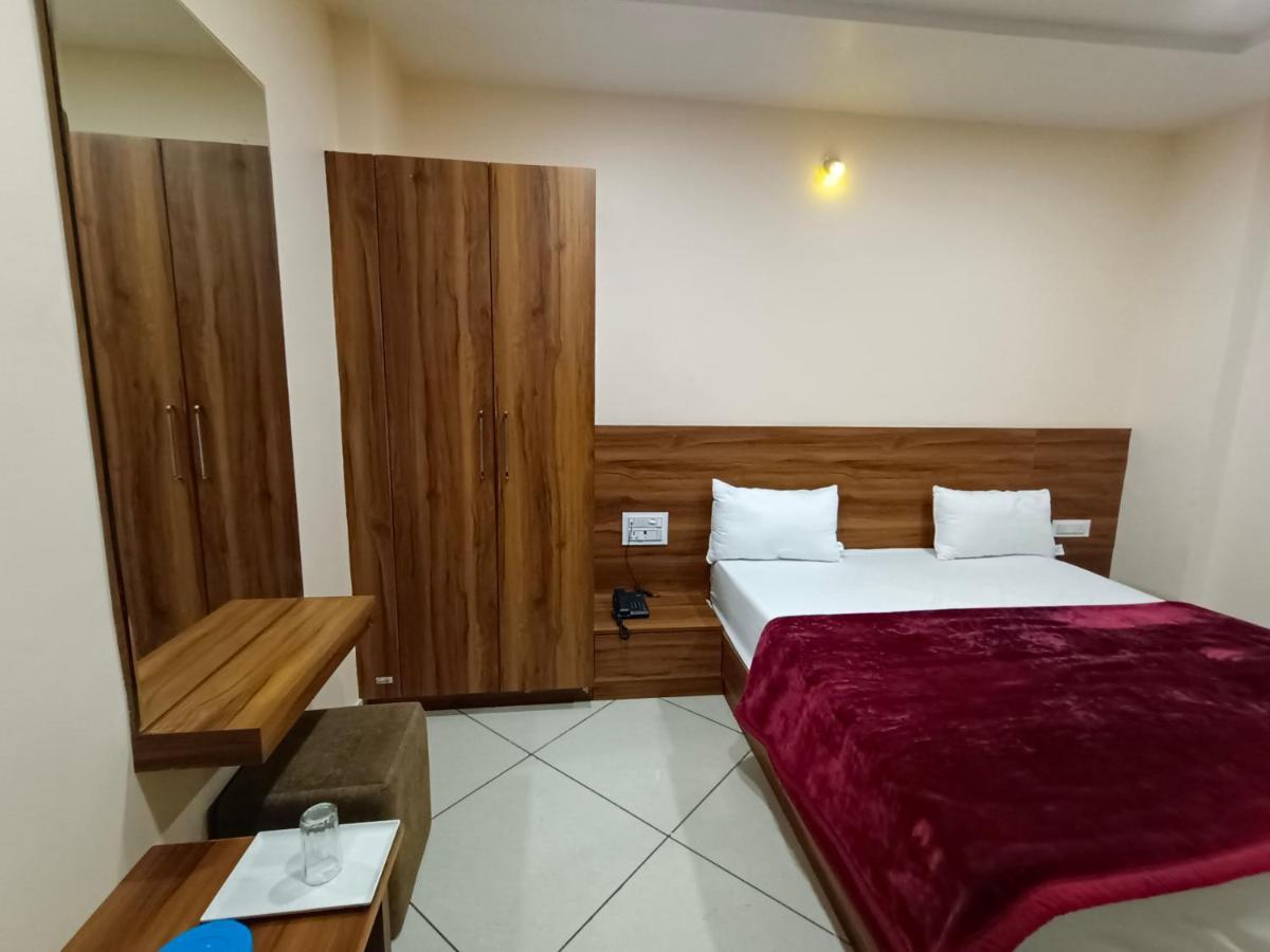Maruti Group Of Hotels - Shri Naman Nāthdwāra Екстериор снимка