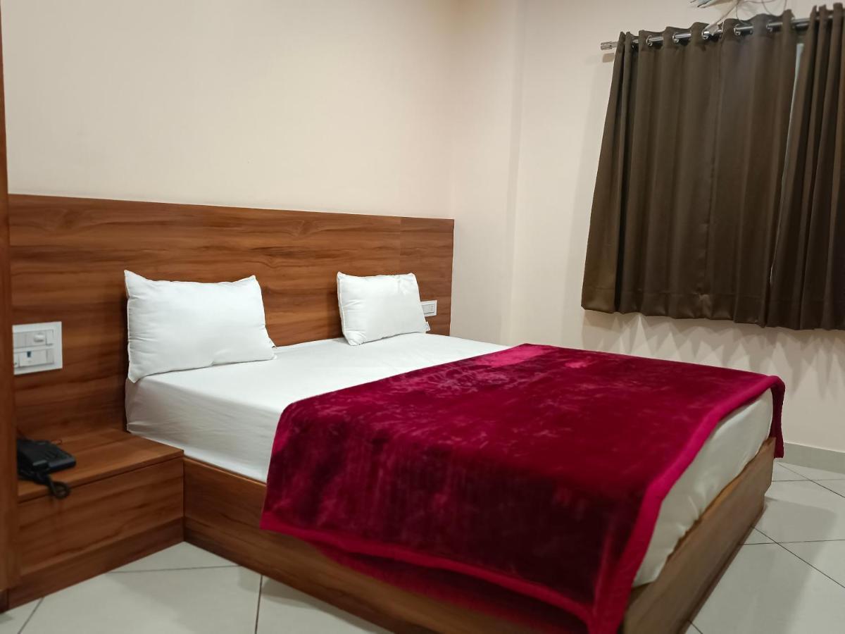 Maruti Group Of Hotels - Shri Naman Nāthdwāra Екстериор снимка