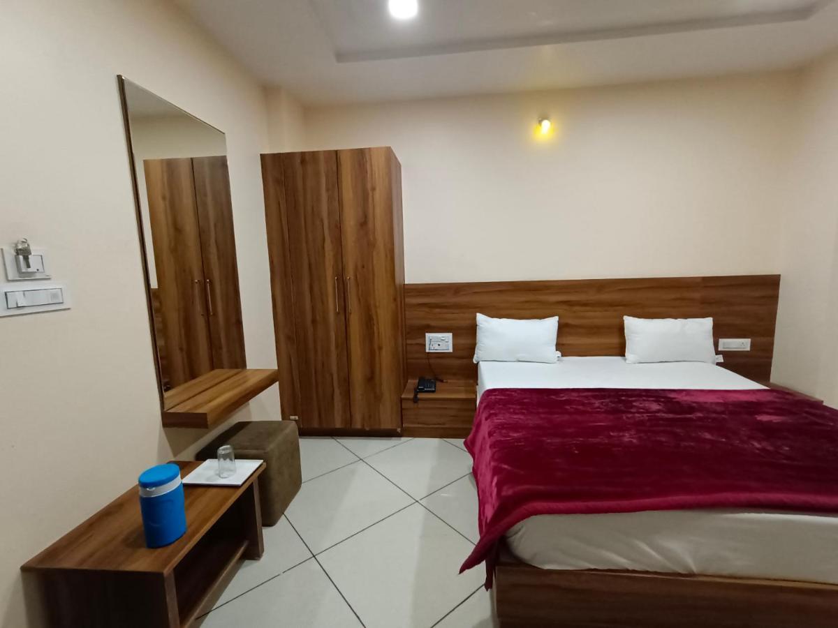 Maruti Group Of Hotels - Shri Naman Nāthdwāra Екстериор снимка