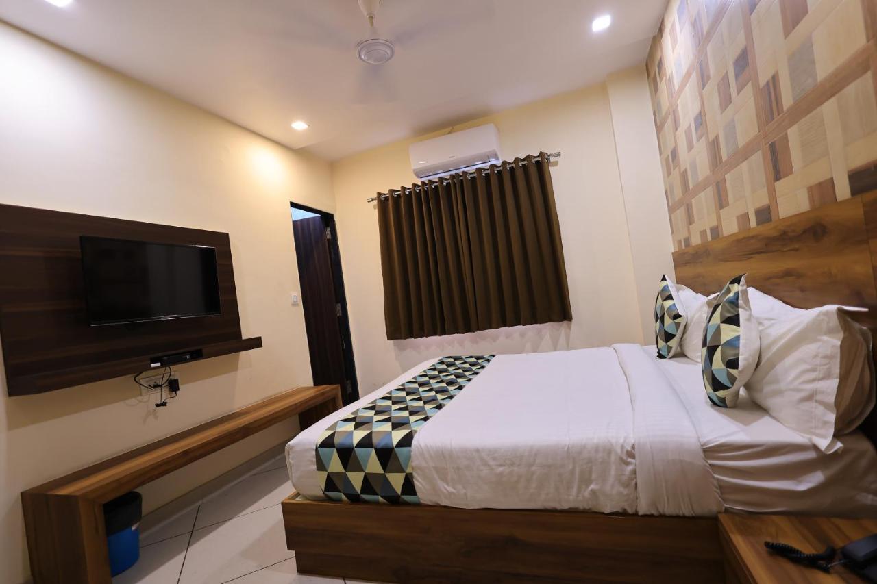 Maruti Group Of Hotels - Shri Naman Nāthdwāra Екстериор снимка