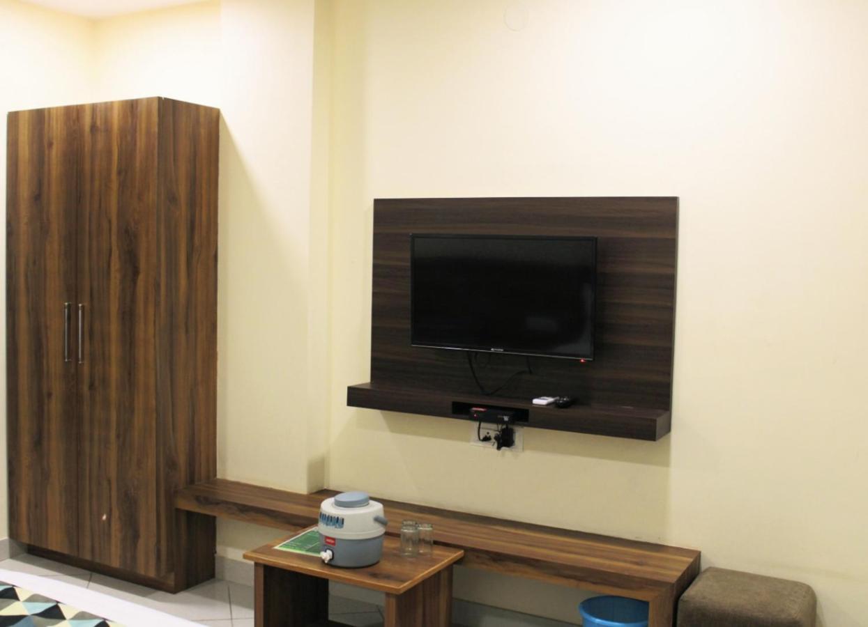 Maruti Group Of Hotels - Shri Naman Nāthdwāra Екстериор снимка