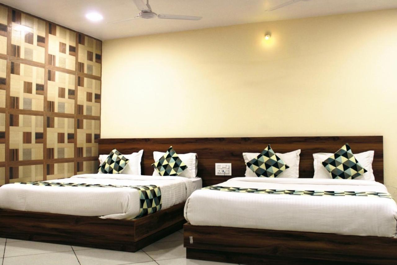 Maruti Group Of Hotels - Shri Naman Nāthdwāra Екстериор снимка